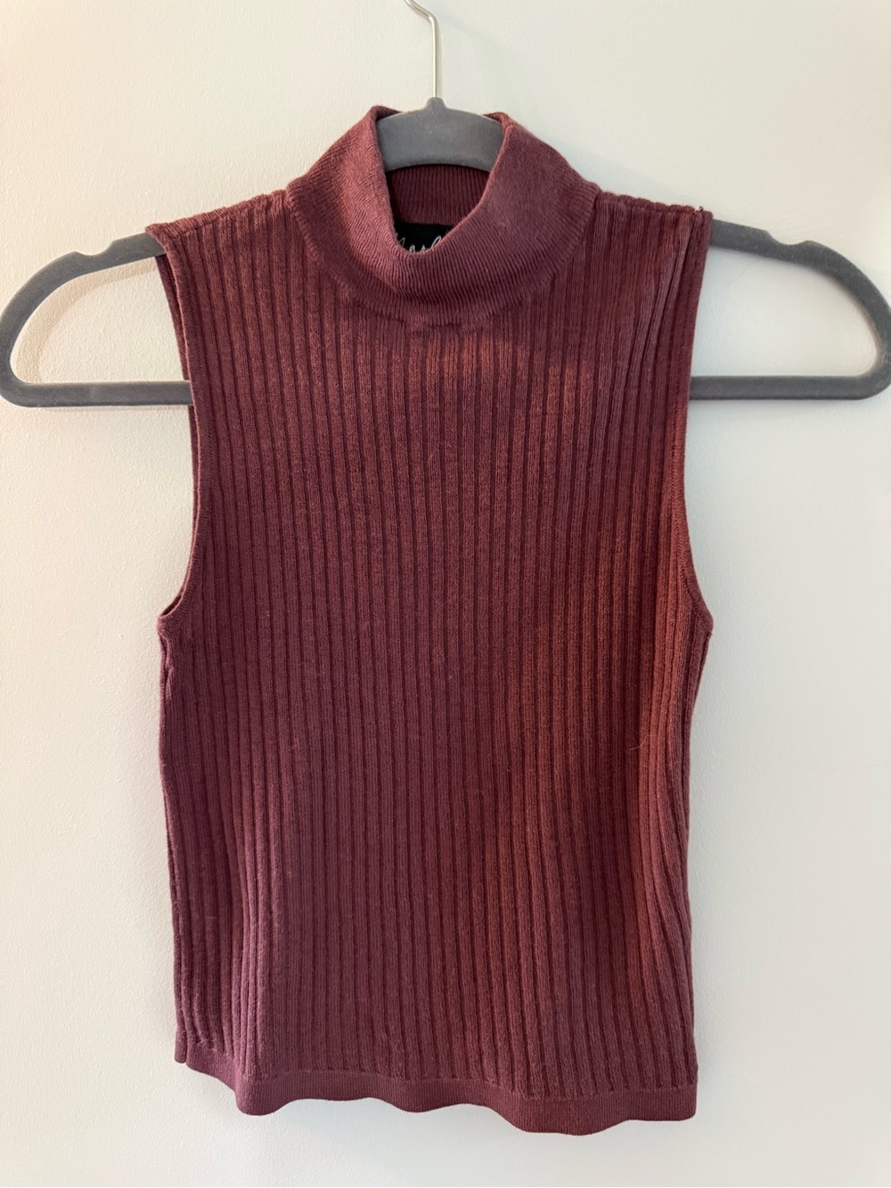 Marled Sleeveless Ribbed Turtleneck Sweater - Burgundy